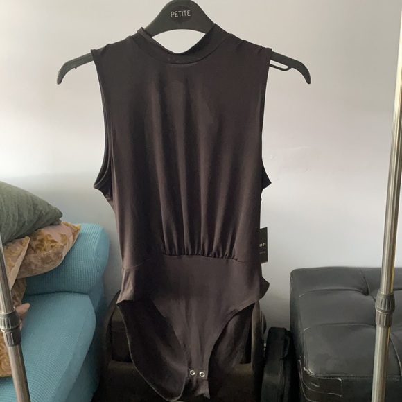 Black Open Back Sleeveless Mock Neck F21 Bodysuit - Picture 3 of 13